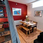 Lejlighed Cosy And Stylish Retreat Minutes From Historic And Train Station