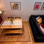 Lejlighed Cosy And Stylish Retreat Minutes From Historic And Train Station