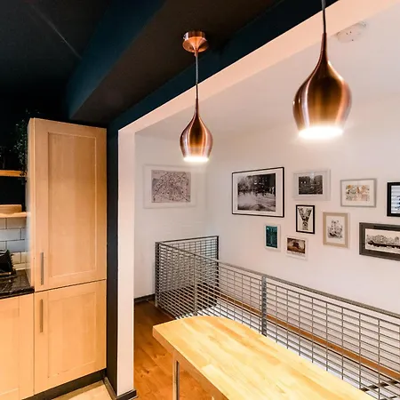 Unique, Stylish And Secluded Home, With Parking In The Heart Of Historic Apartment *