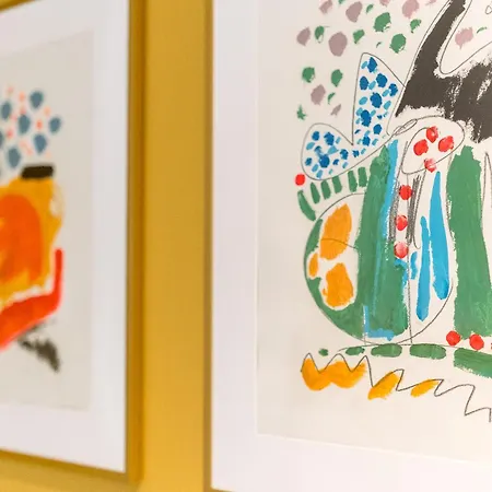 Διαμέρισμα Unique, Stylish And Secluded Home, With Parking In The Heart Of Historic *