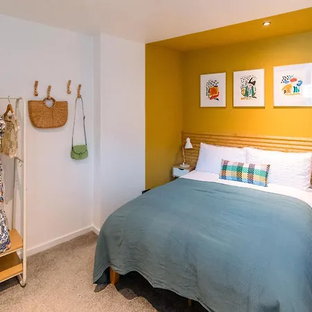Cosy And Stylish Retreat Minutes From Historic And Train Station Appartamento York