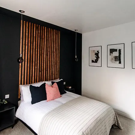 Lejlighed Cosy And Stylish Retreat Minutes From Historic And Train Station *