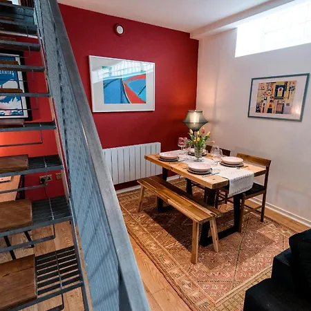 Apartment Unique, Stylish And Secluded Home, With Parking In The Heart Of Historic