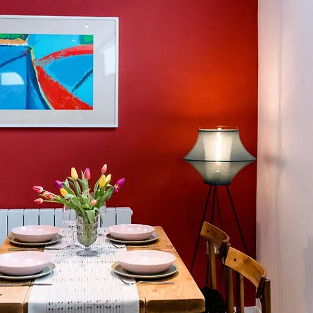 Unique, Stylish And Secluded Home, With Parking In The Heart Of Historic Apartment