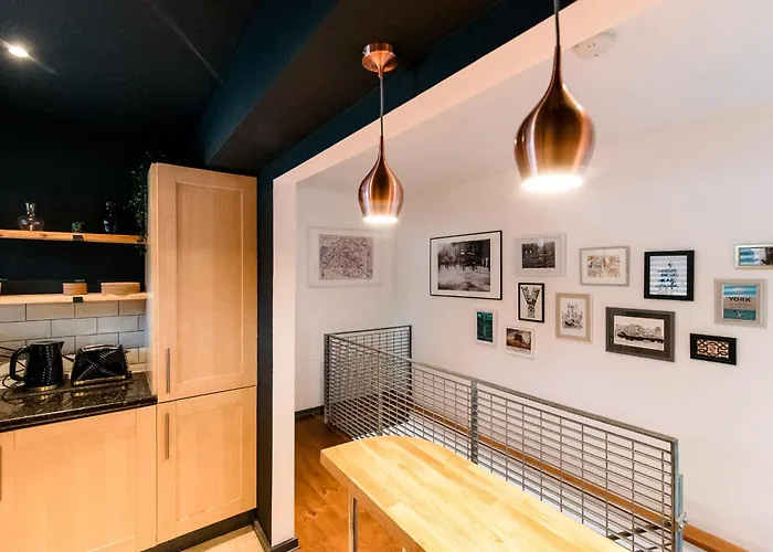 Unique, Stylish And Secluded Home, With Parking In The Heart Of Historic Appartement *