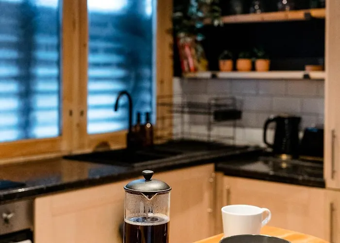 Appartement Unique, Stylish And Secluded Home, With Parking In The Heart Of Historic