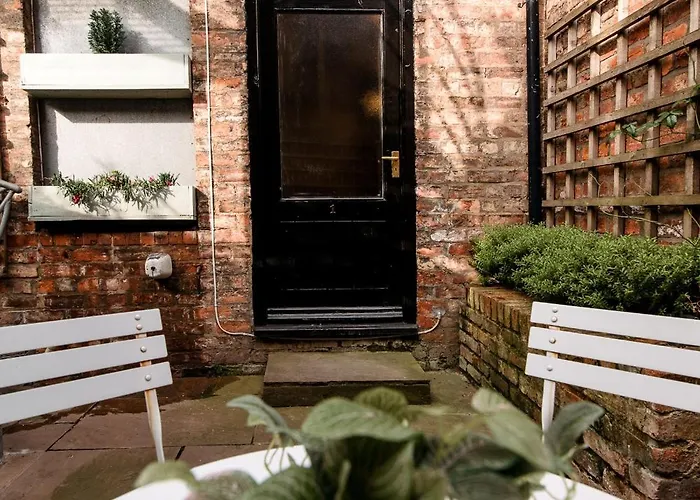 Unique, Stylish And Secluded Home, With Parking In The Heart Of Historic * York