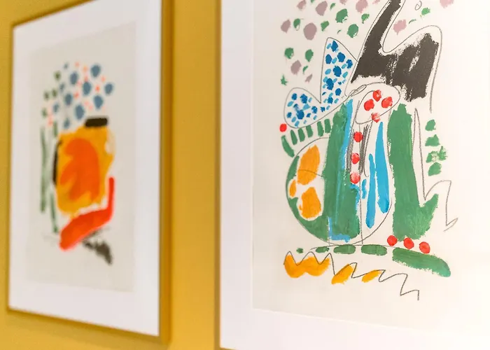 Appartement Unique, Stylish And Secluded Home, With Parking In The Heart Of Historic *