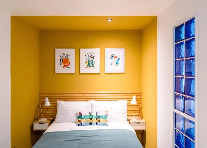 Appartement Unique, Stylish And Secluded Home, With Parking In The Heart Of Historic