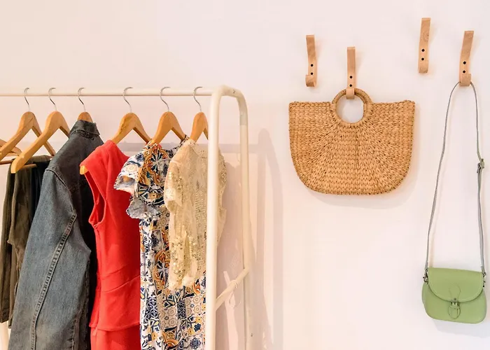 Appartement Unique, Stylish And Secluded Home, With Parking In The Heart Of Historic *