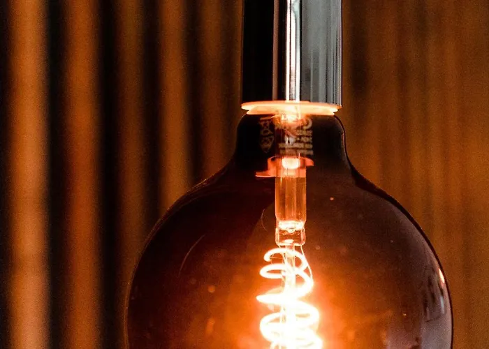 Unique, Stylish And Secluded Home, With Parking In The Heart Of Historic Appartement