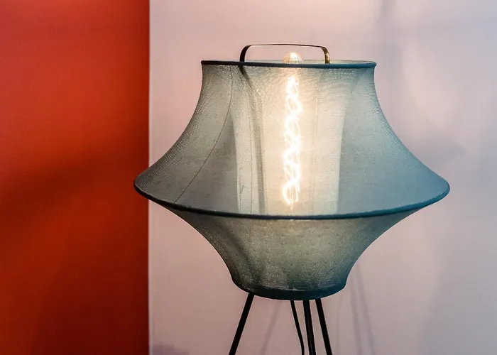 Unique, Stylish And Secluded Home, With Parking In The Heart Of Historic Appartement