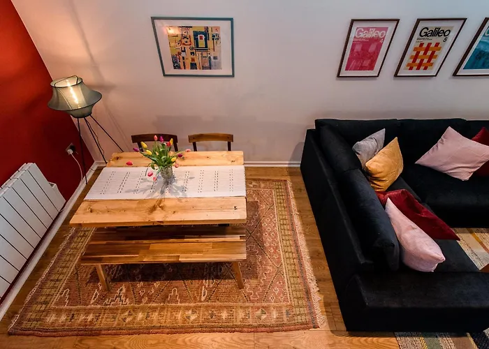 Appartement Unique, Stylish And Secluded Home, With Parking In The Heart Of Historic