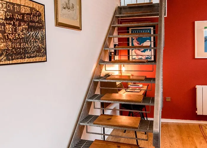 Unique, Stylish And Secluded Home, With Parking In The Heart Of Historic Appartement *