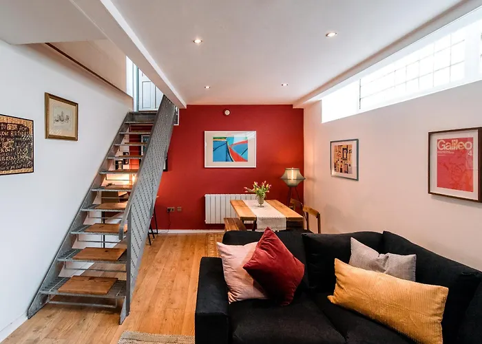 Appartement Unique, Stylish And Secluded Home, With Parking In The Heart Of Historic