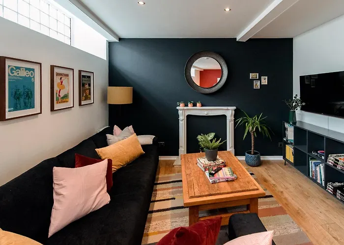 Unique, Stylish And Secluded Home, With Parking In The Heart Of Historic *