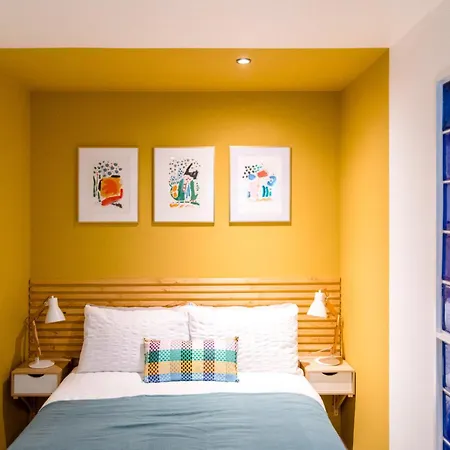 Apartment Unique, Stylish And Secluded Home, With Parking In The Heart Of Historic