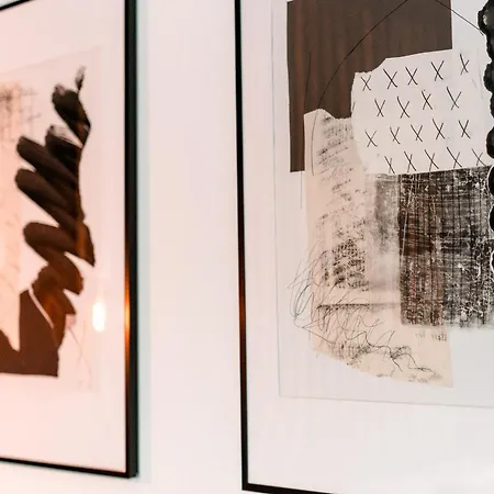 Unique, Stylish And Secluded Home, With Parking In The Heart Of Historic Apartment York