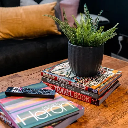 Daire Unique, Stylish And Secluded Home, With Parking In The Heart Of Historic York