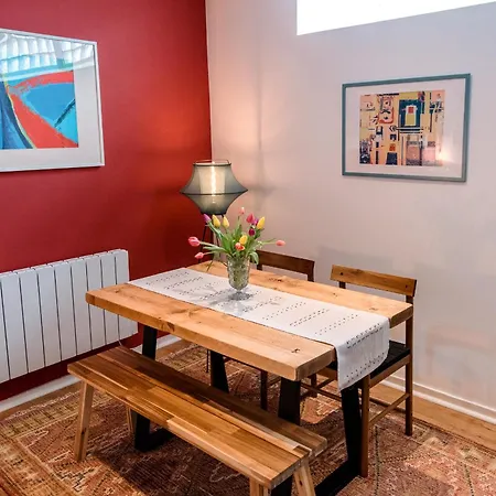 Unique, Stylish And Secluded Home, With Parking In The Heart Of Historic Daire *